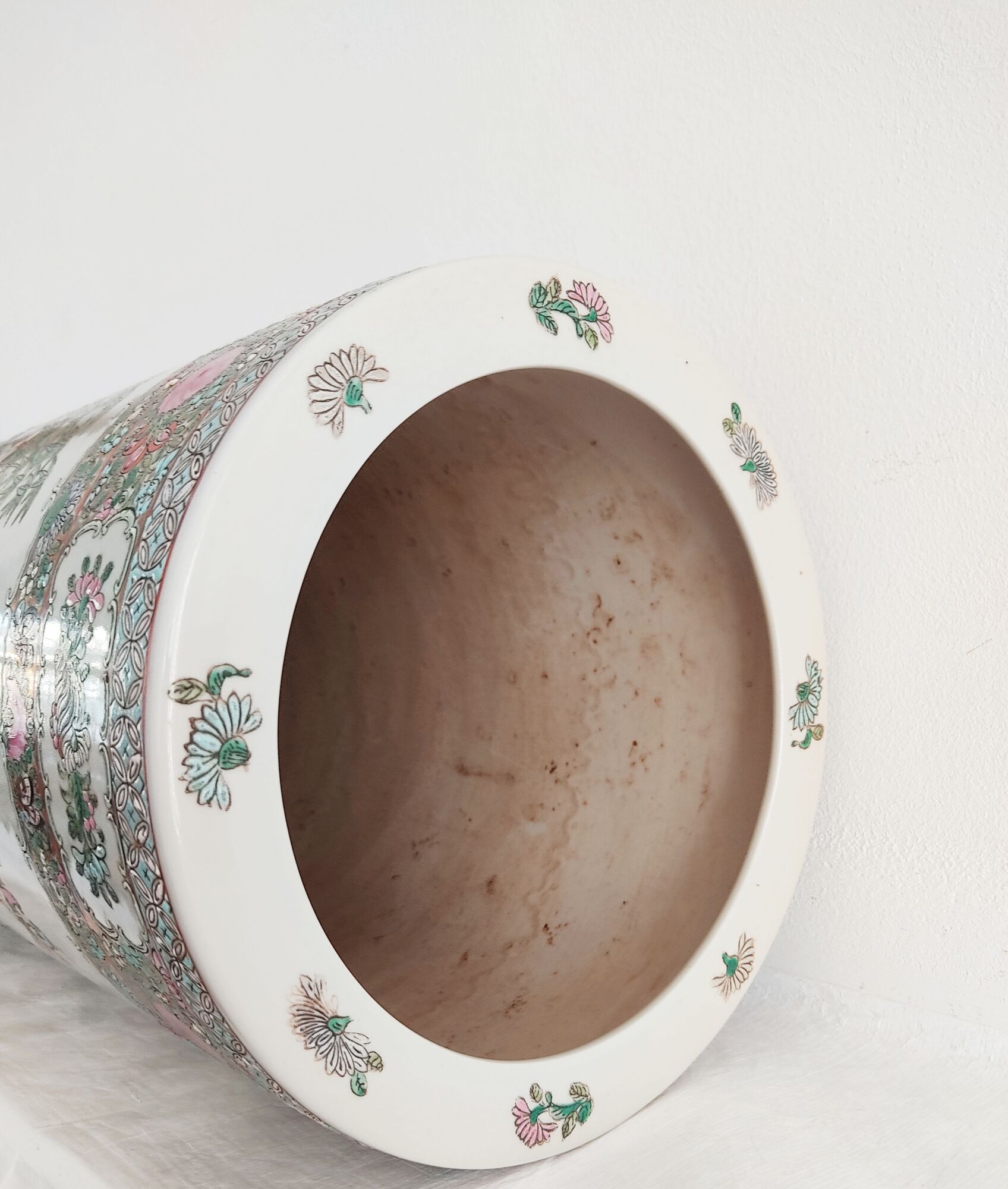 Vase rouleau de 47 cm en porcelaine de Canton Chine
