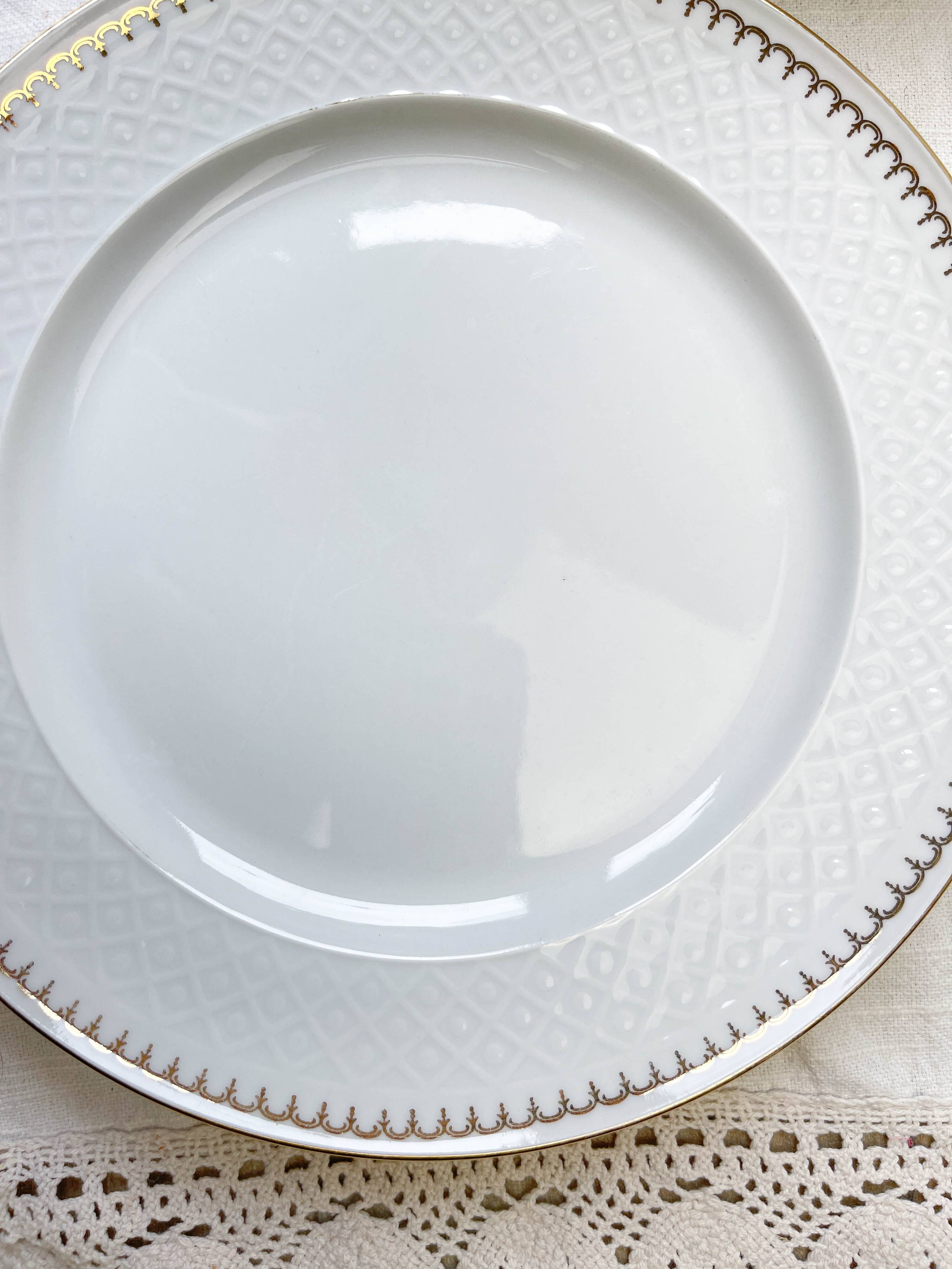 7 vintage flat plates in golden white porcelain BAVARIA model "Annabell"