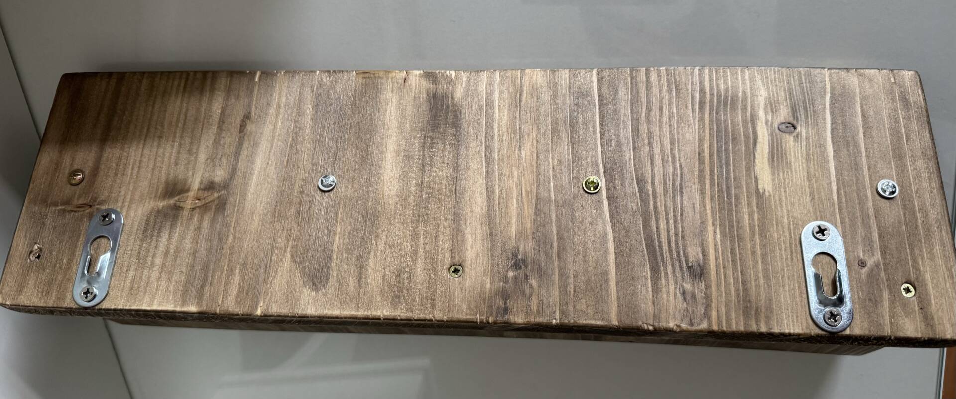 Wooden key holder shelf with hooks and ceramic knobs