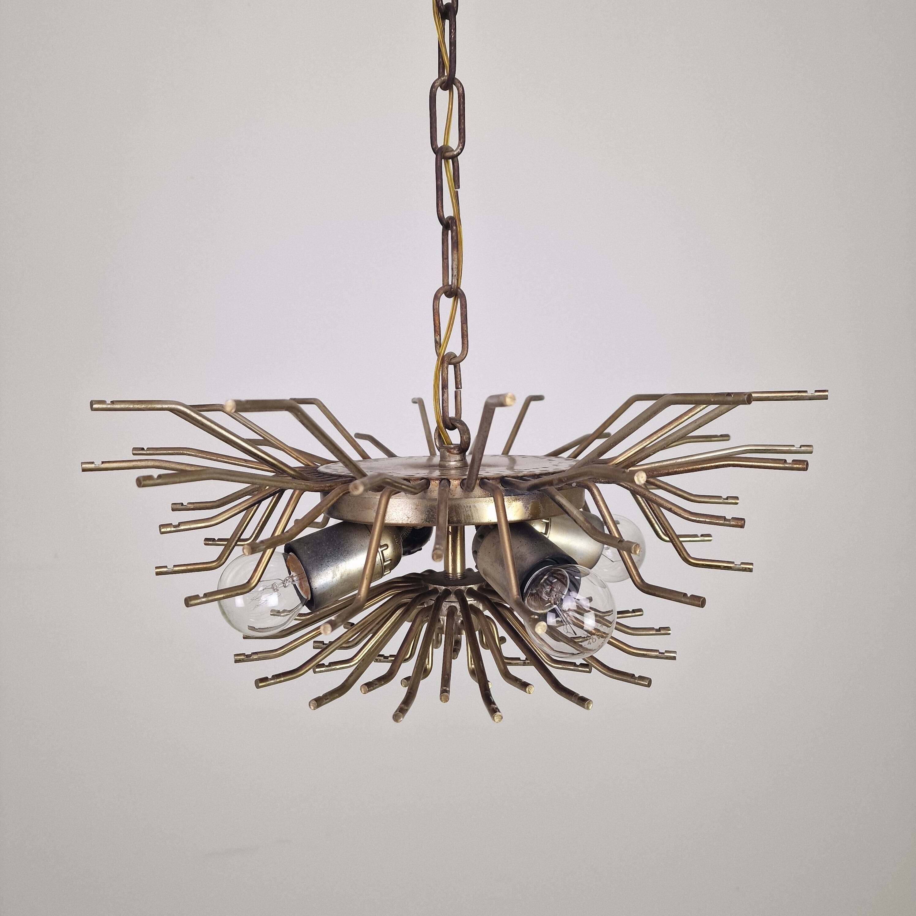 Venini Murano Glass Chandelier 85 Hand-Blown Quadriedri Prisms, 1960's
