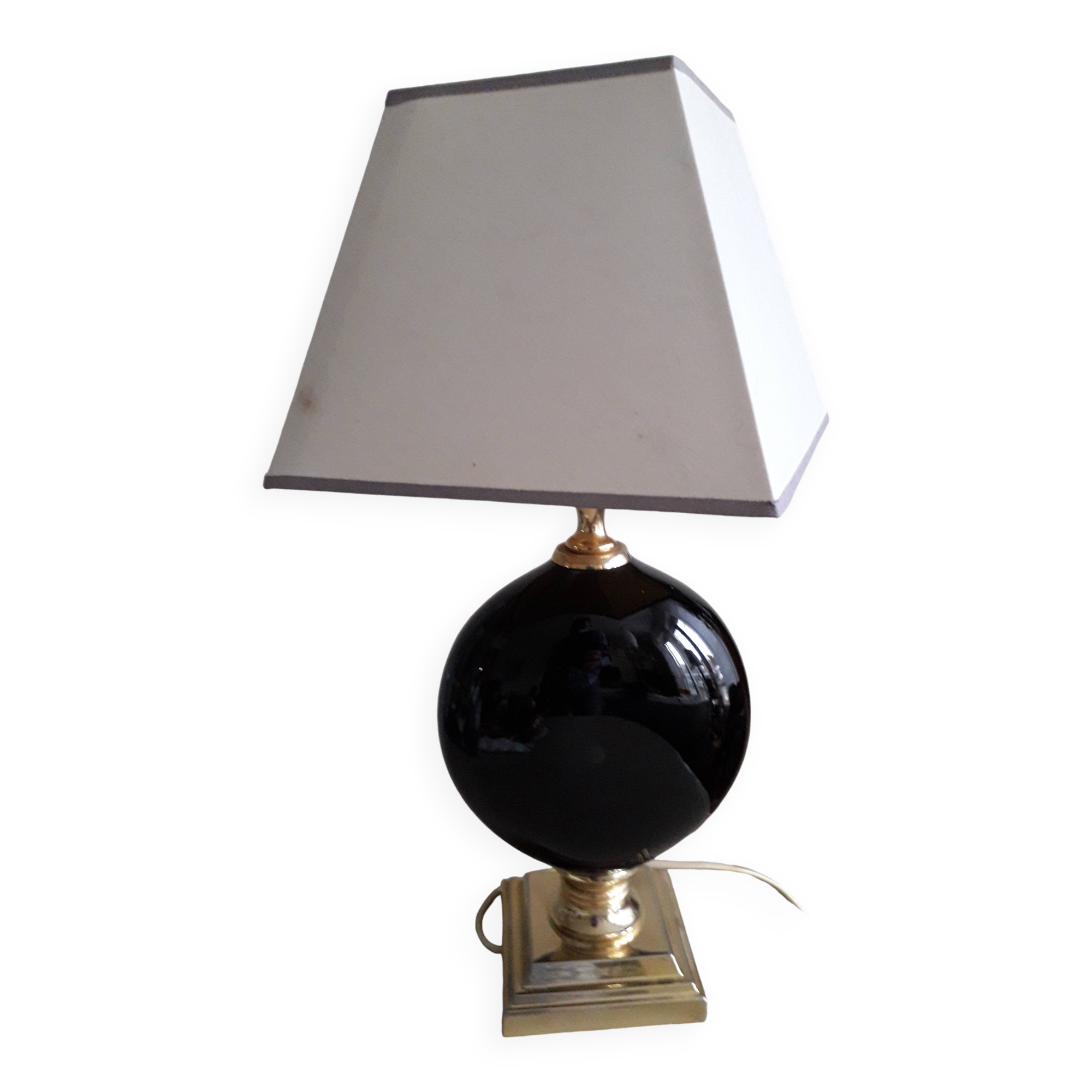 Vintage lamp with bakelite base