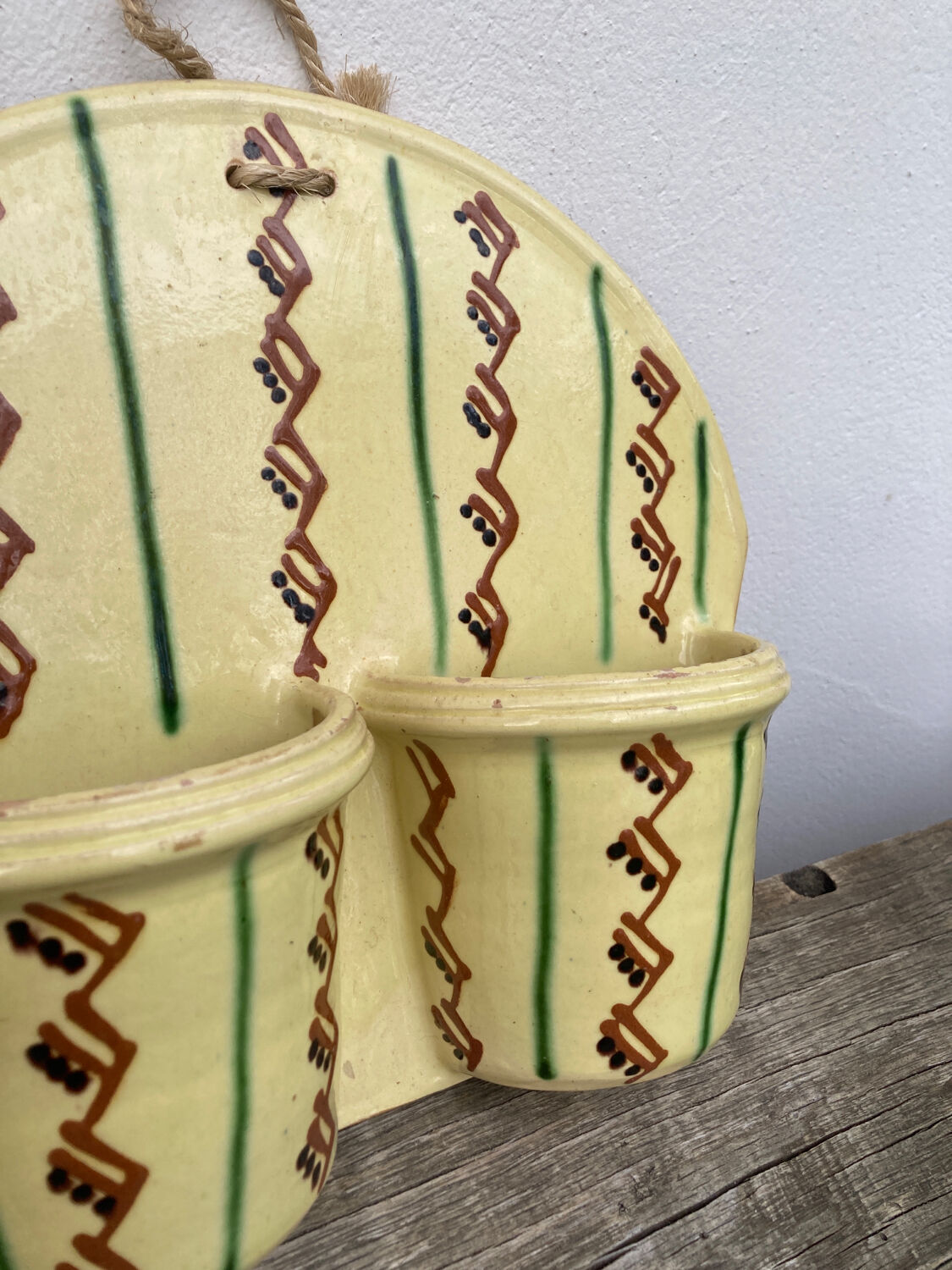 Wall-mounted planter or cutlery drainer in yellow vintage ceramic