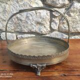 Plat en métal vintage