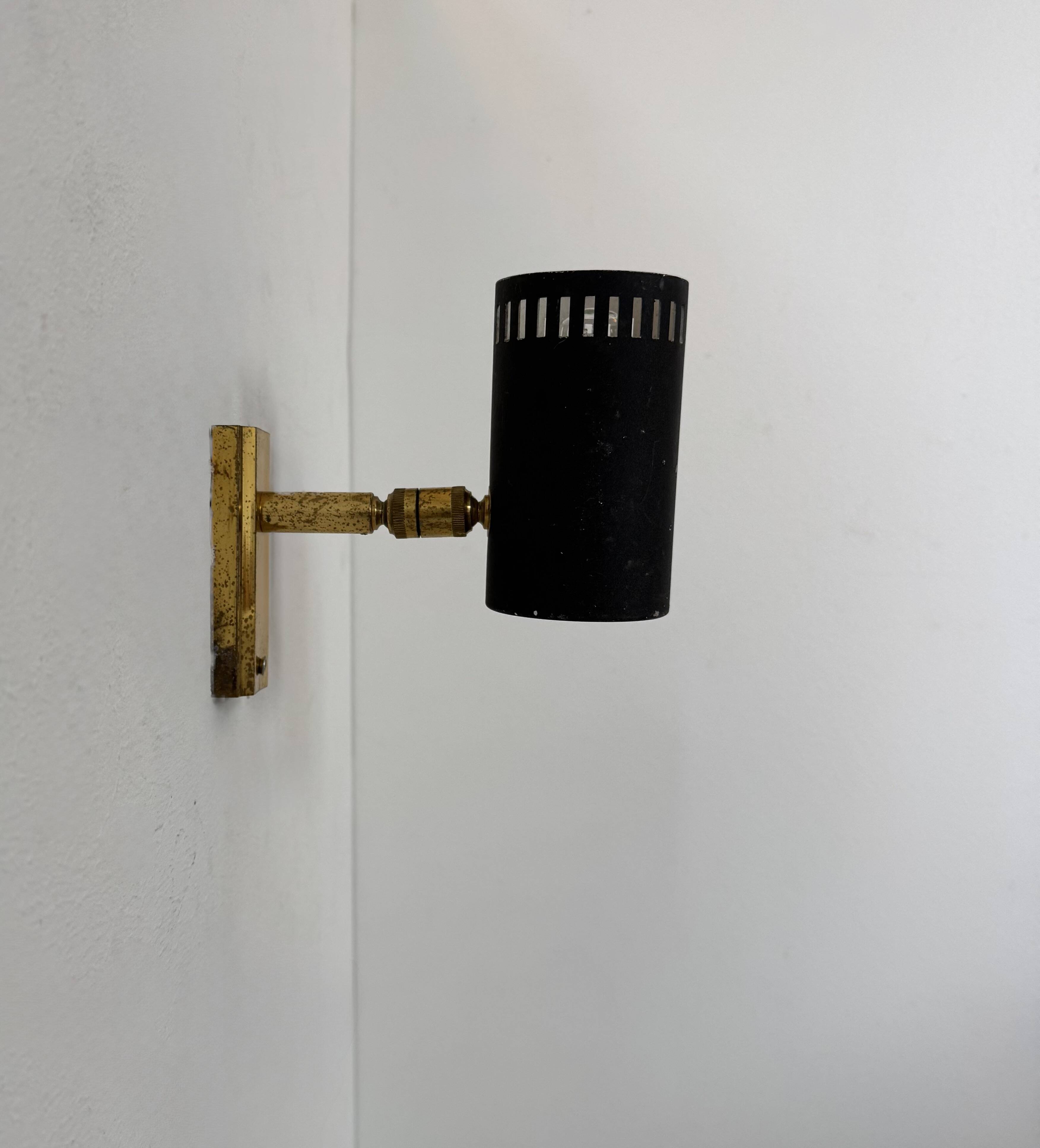 Vintage adjustable wall light, brass and matte black metal, France, 1960.
