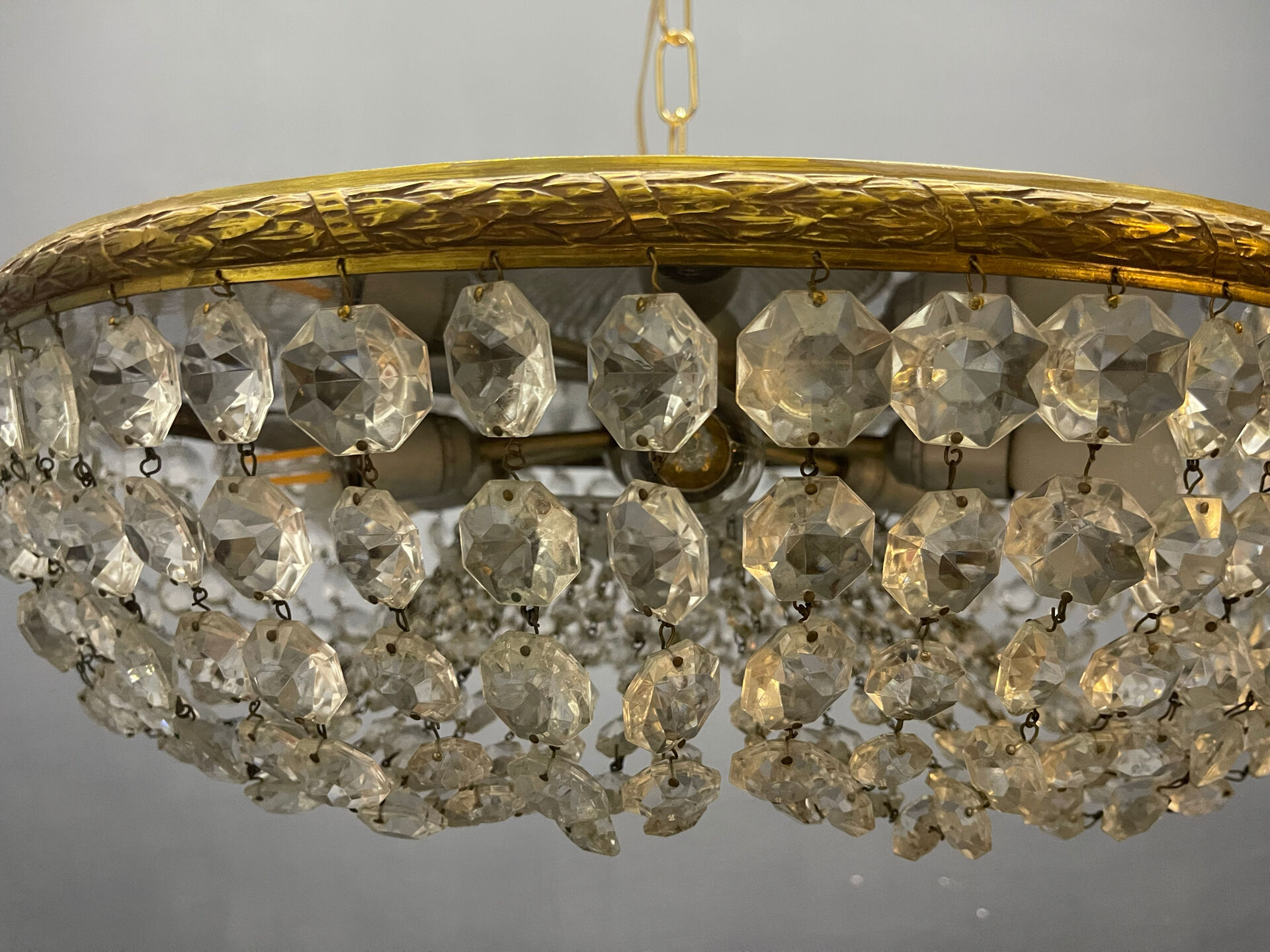 Chandelier en cristal et laiton italien des années 1960 – 6 lumières