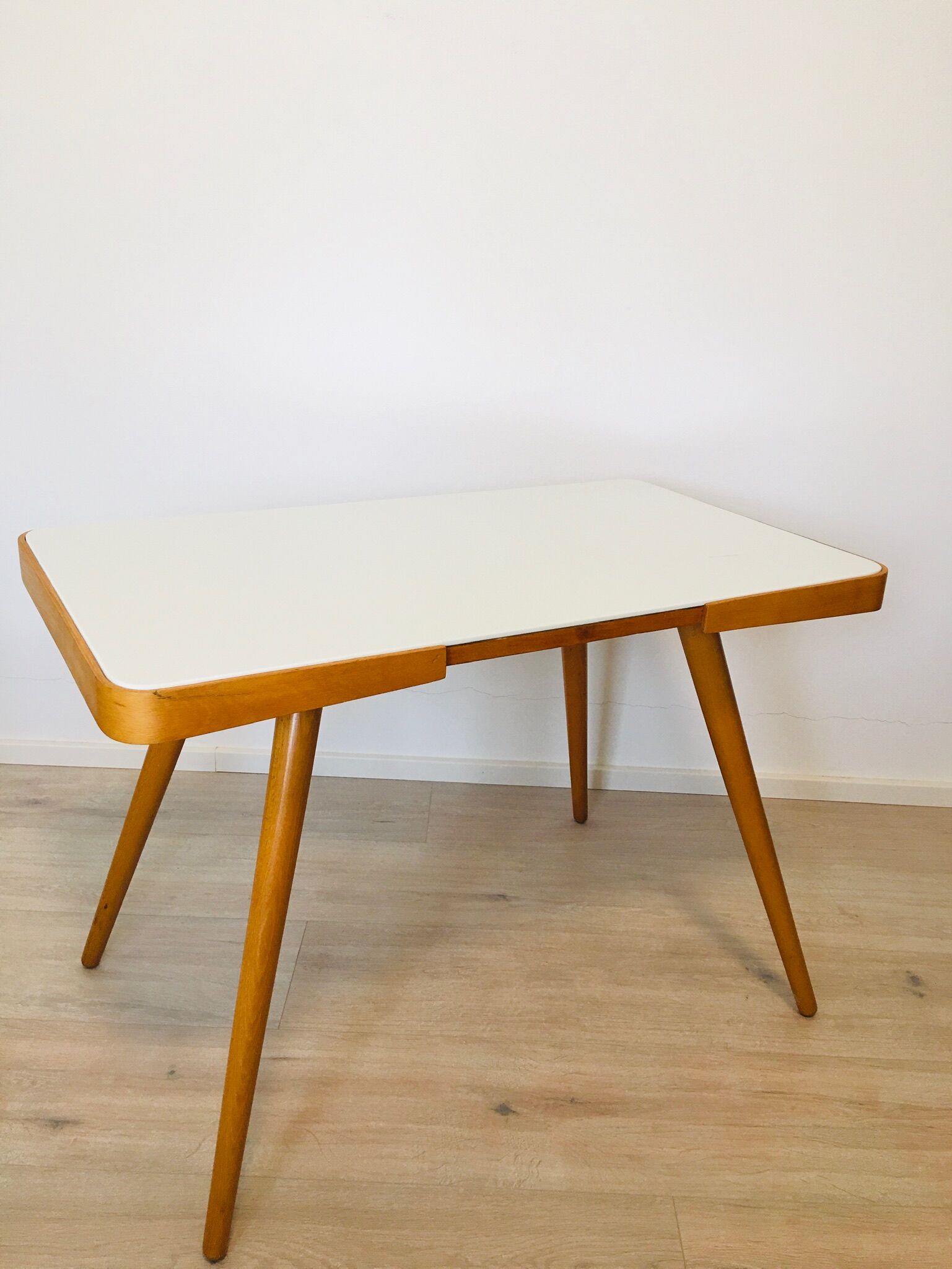 Table basse en verre blanc de Jiri Jiroutek années 1950