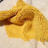 Handmade pure wool rug, size 150 x 250 cm.