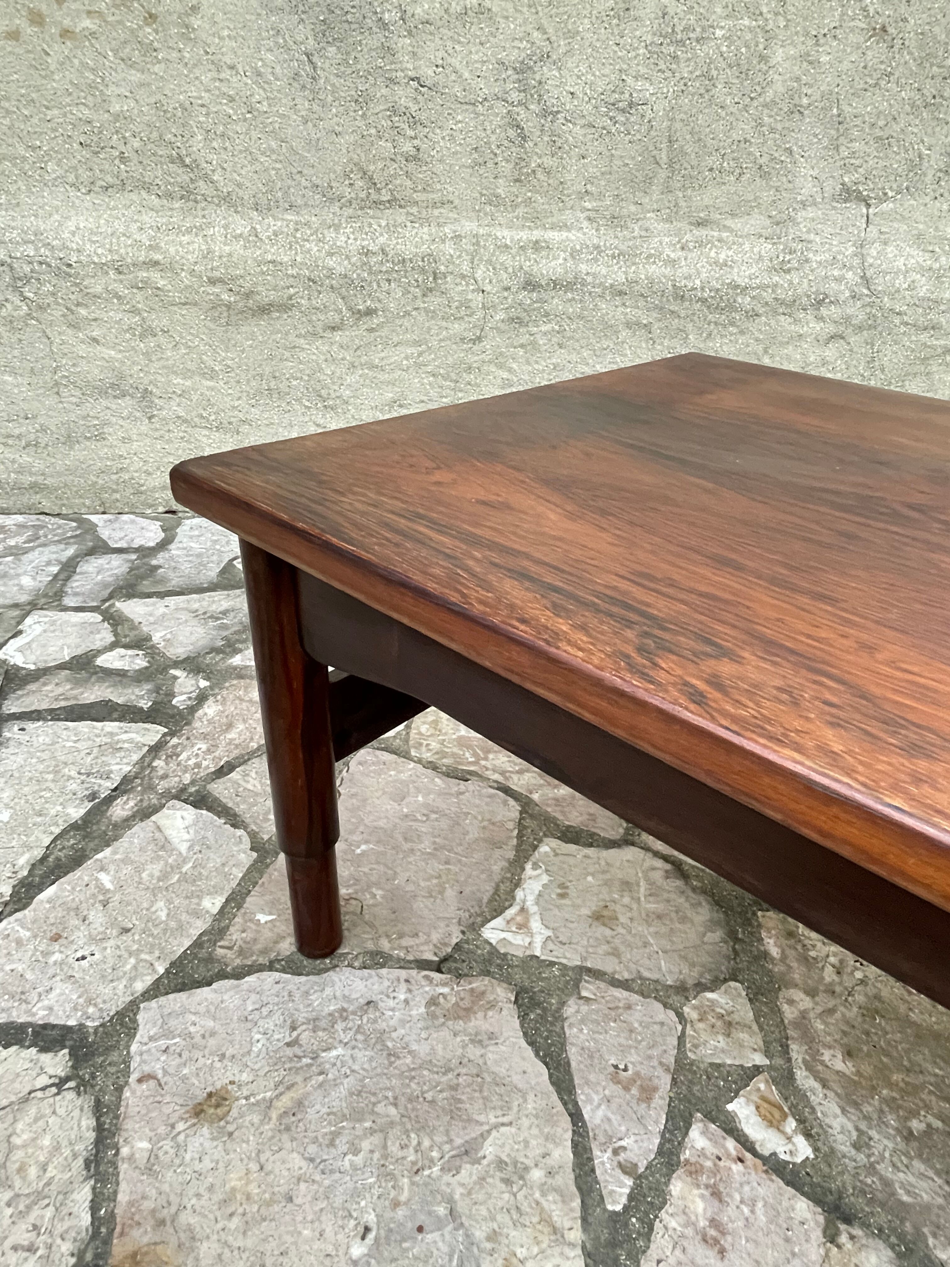Table basse scandinave en palissandre