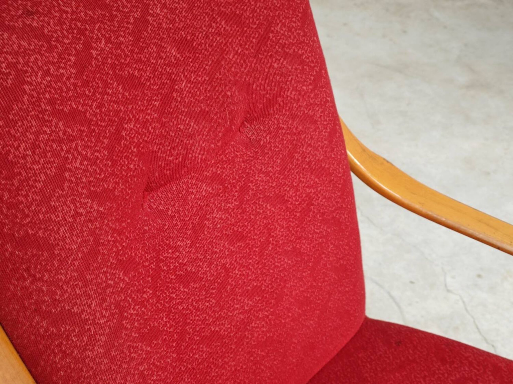 Pair of red armchairs 6953 by Jaroslav Smidek for Ton Bystrice Thonet 1960