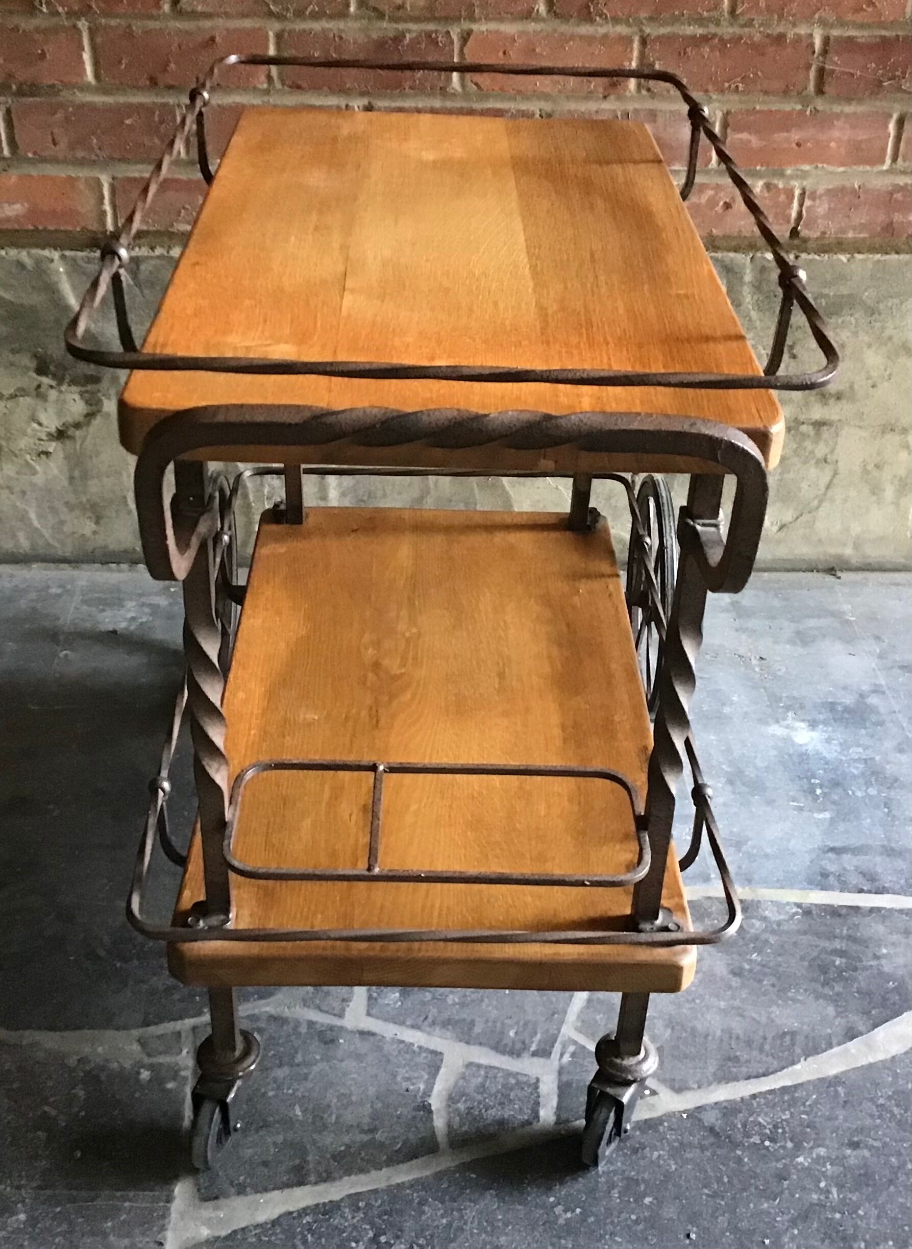 Rolling service in solid oak and wrought iron