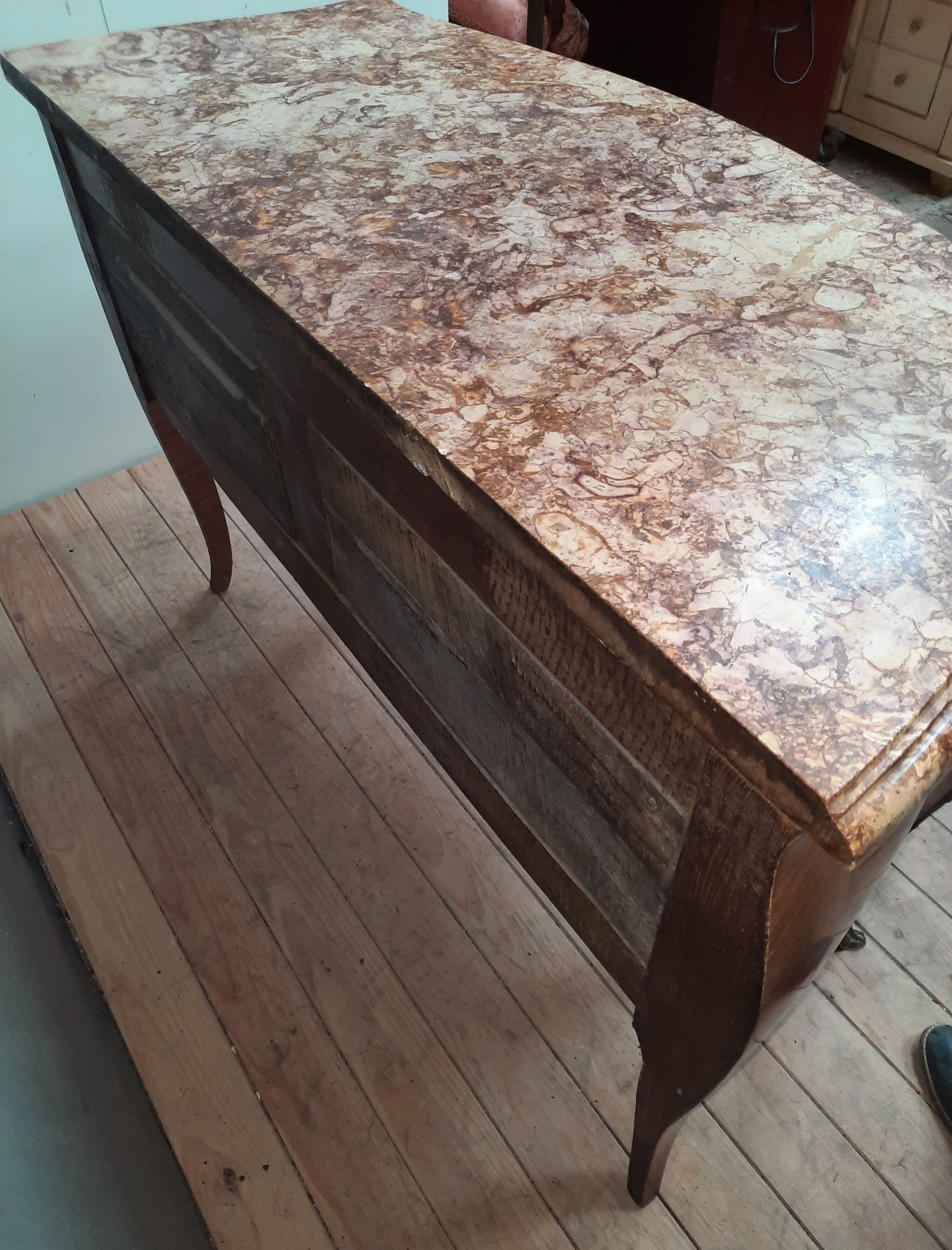 Commode style louis xv estampillée"morreau"