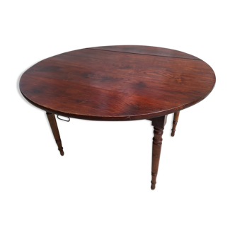 Large table round in rabats in vintage massive oak