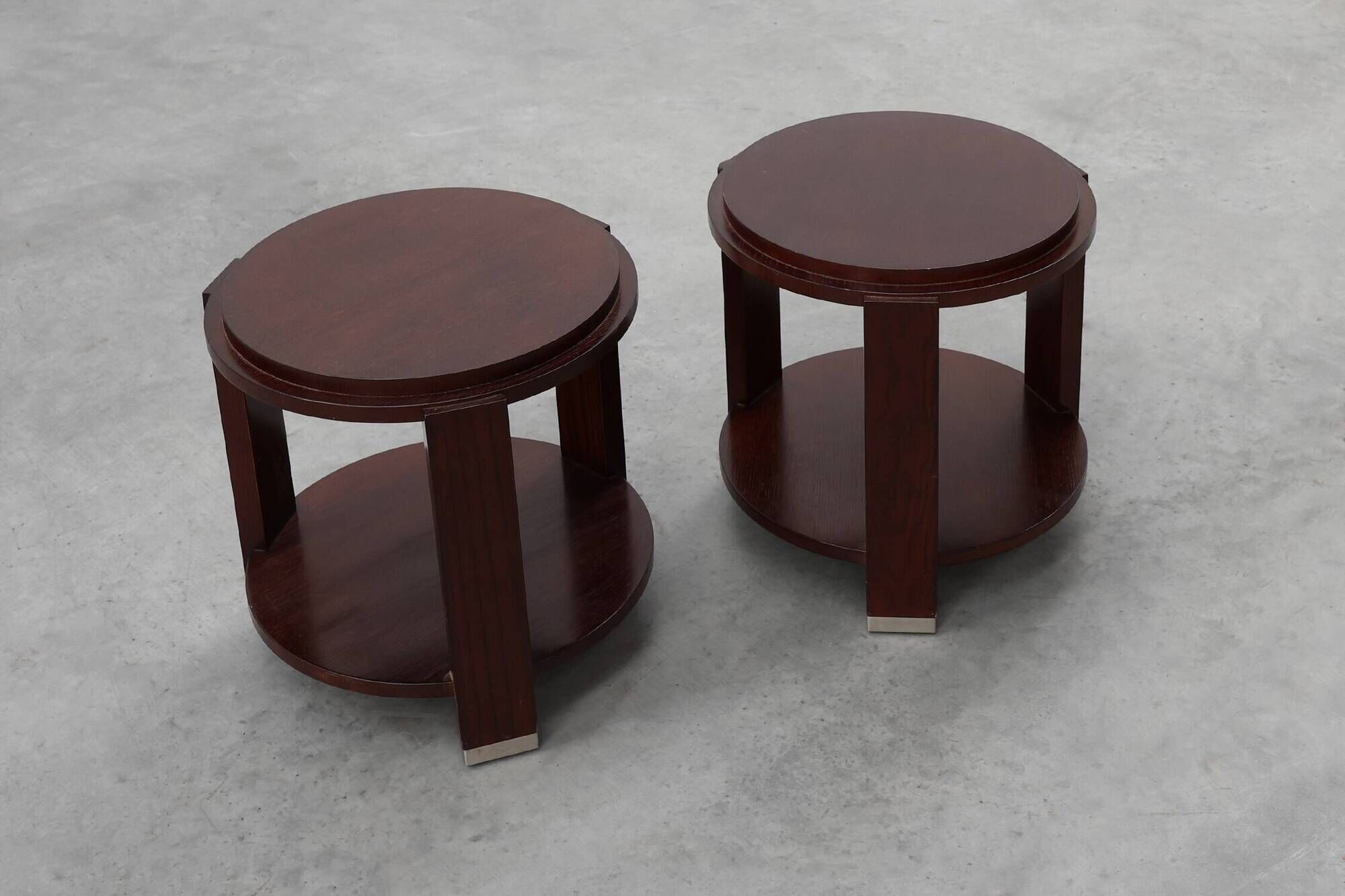 Pair of 2 round side tables in wood with metal, Belgium ca. 1980