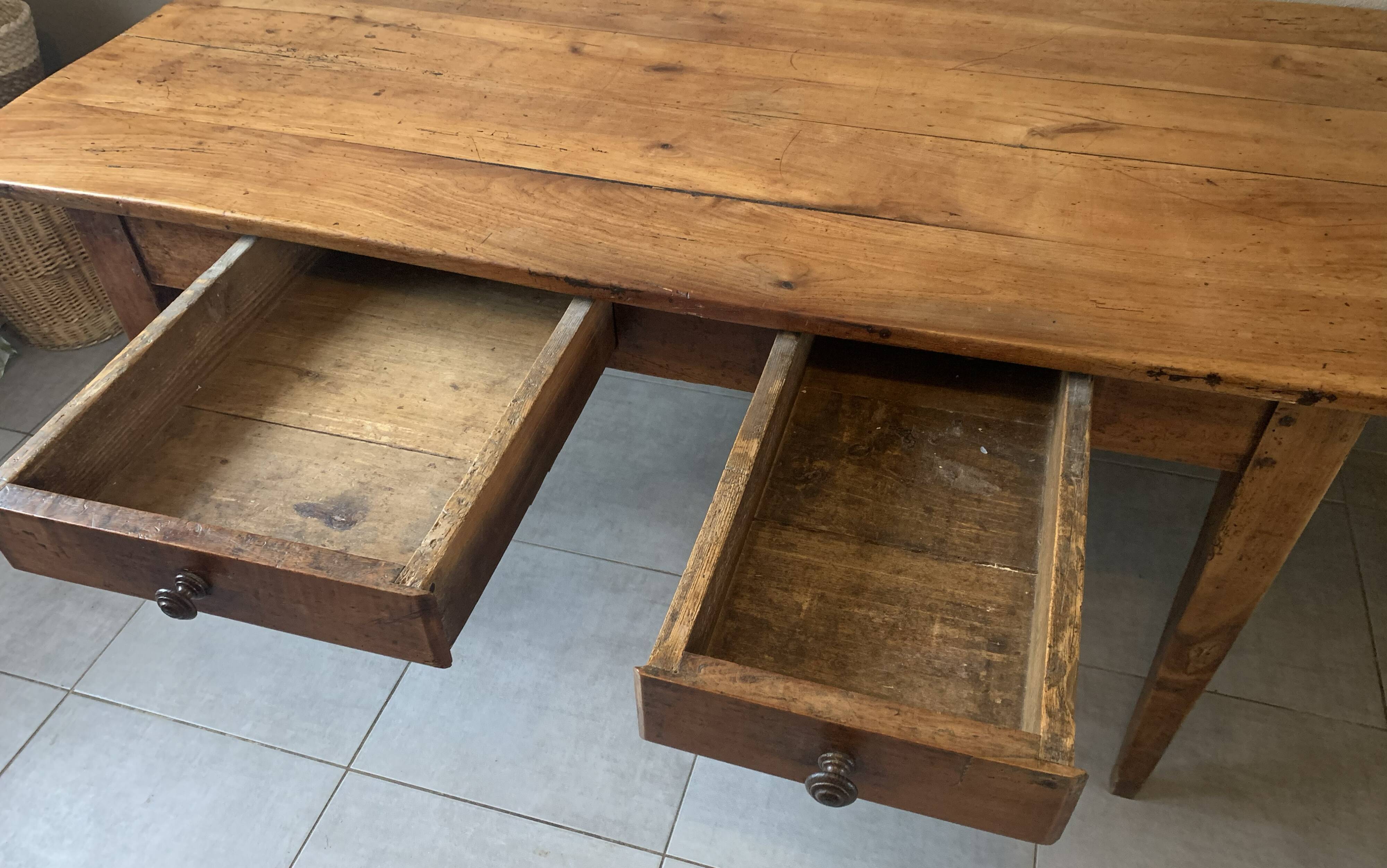 Large vintage farmhouse table from the 50s in solid wood (oak)