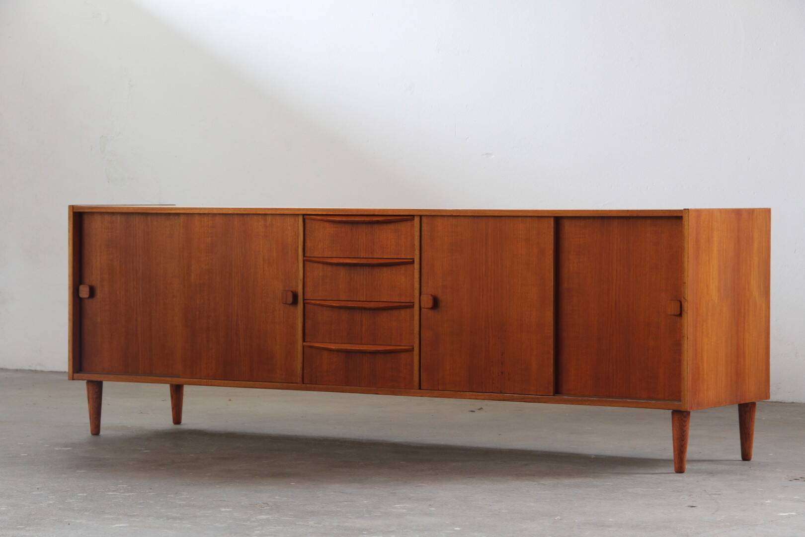 Vintage Mid-Century Danish Lowboard / Sideboard in Teak, 1960s