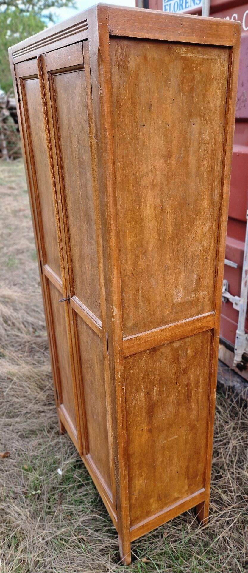 Armoire parisienne