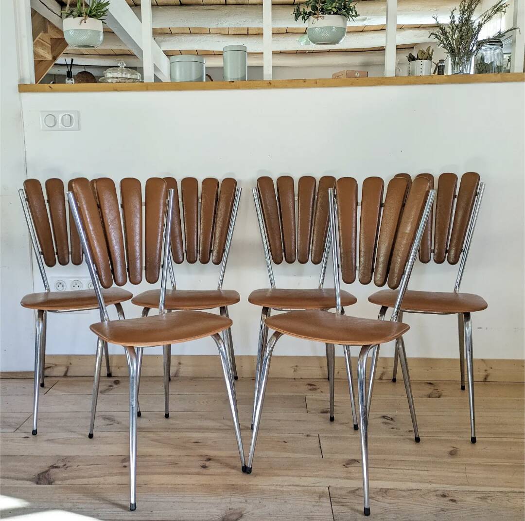 Suite of 6 “Petals” chairs circa 1970