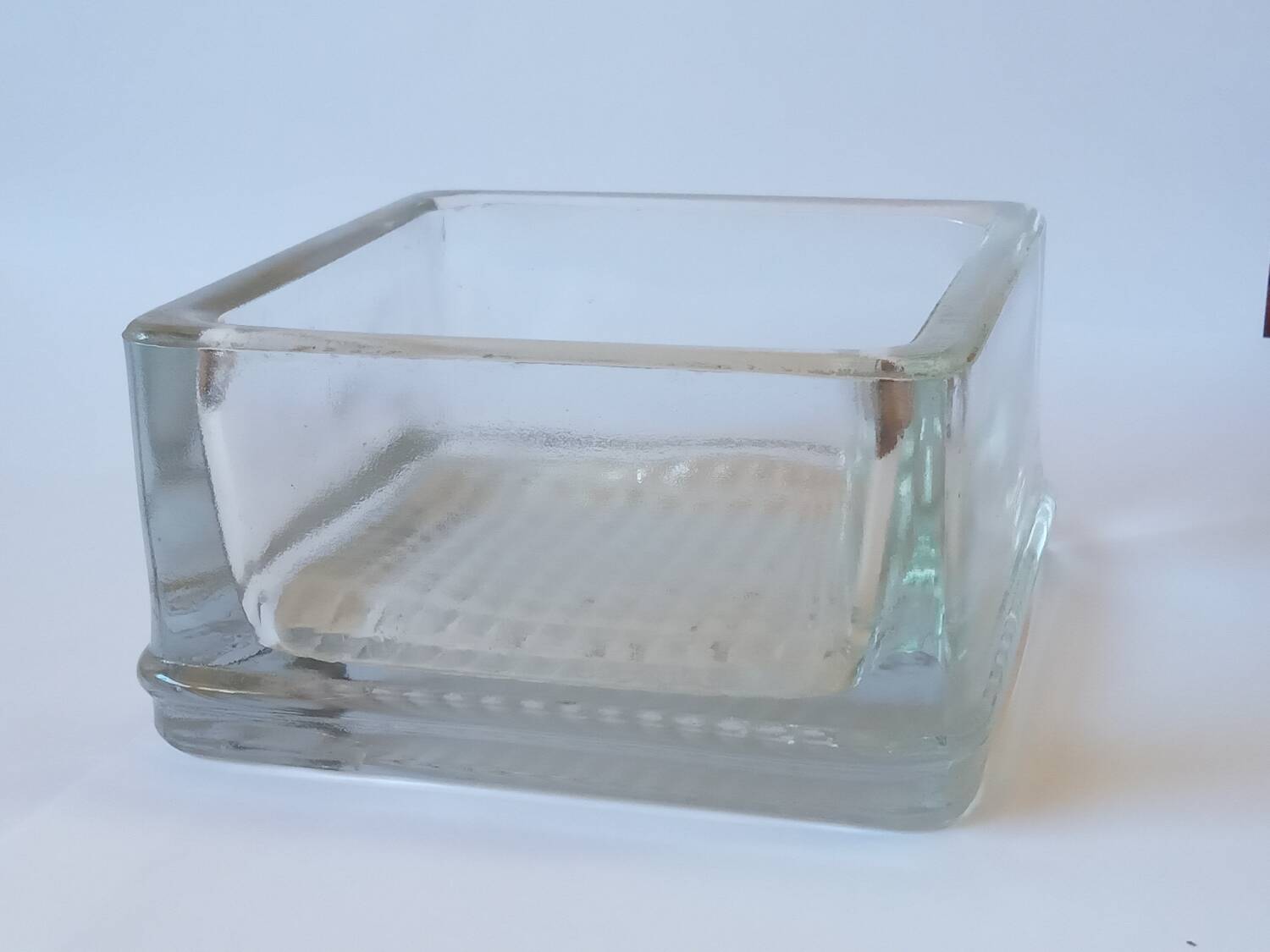 "1950" glass tiled pocket emptier