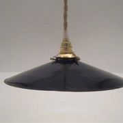 Suspension in blue enamelled sheet metal