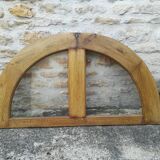 Impostes or half moon window