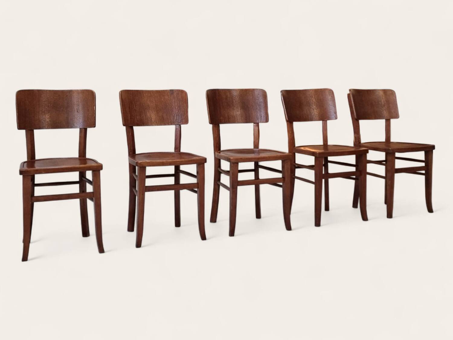 Chaises du milieu du siècle