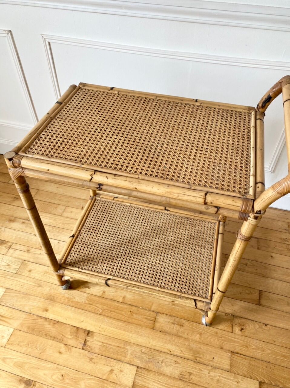 Vintage rattan service