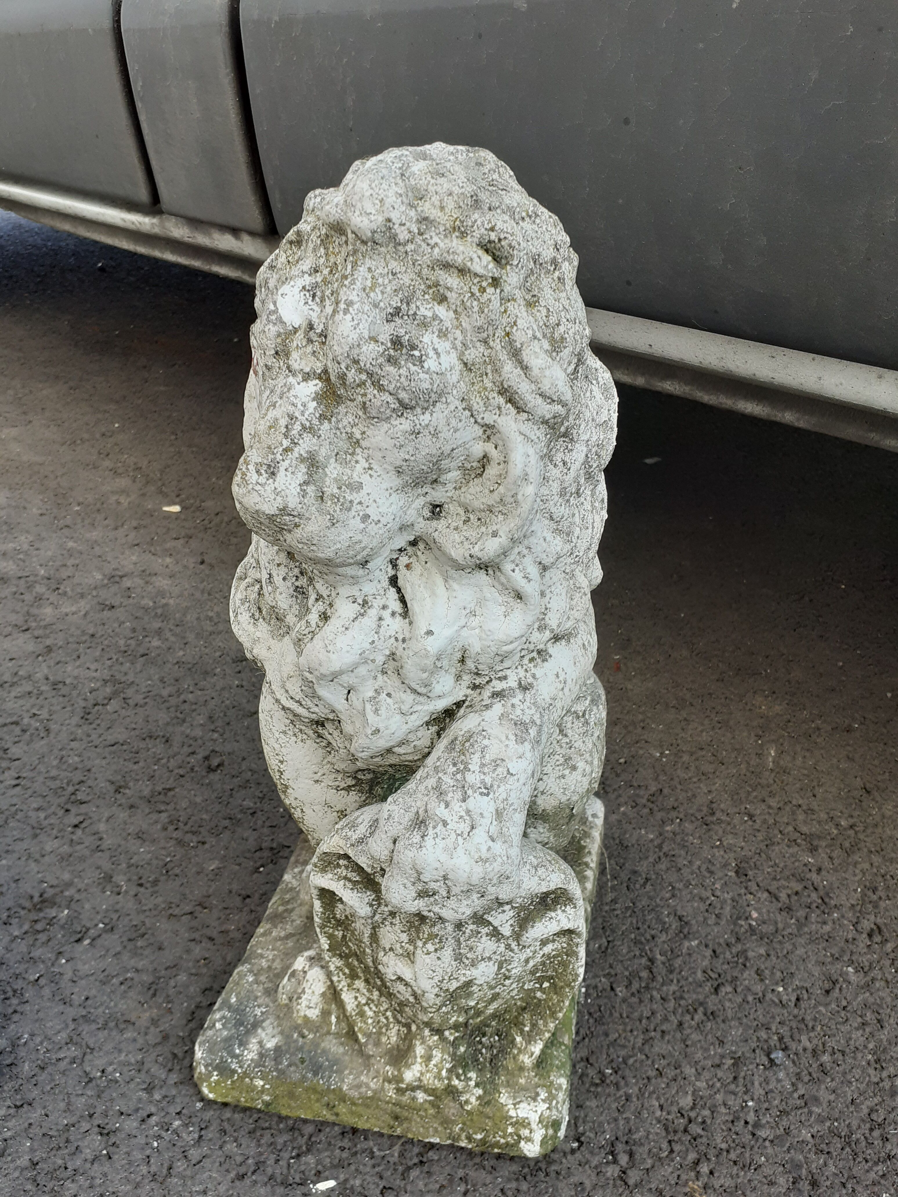Vintage stone garden lions xxeme