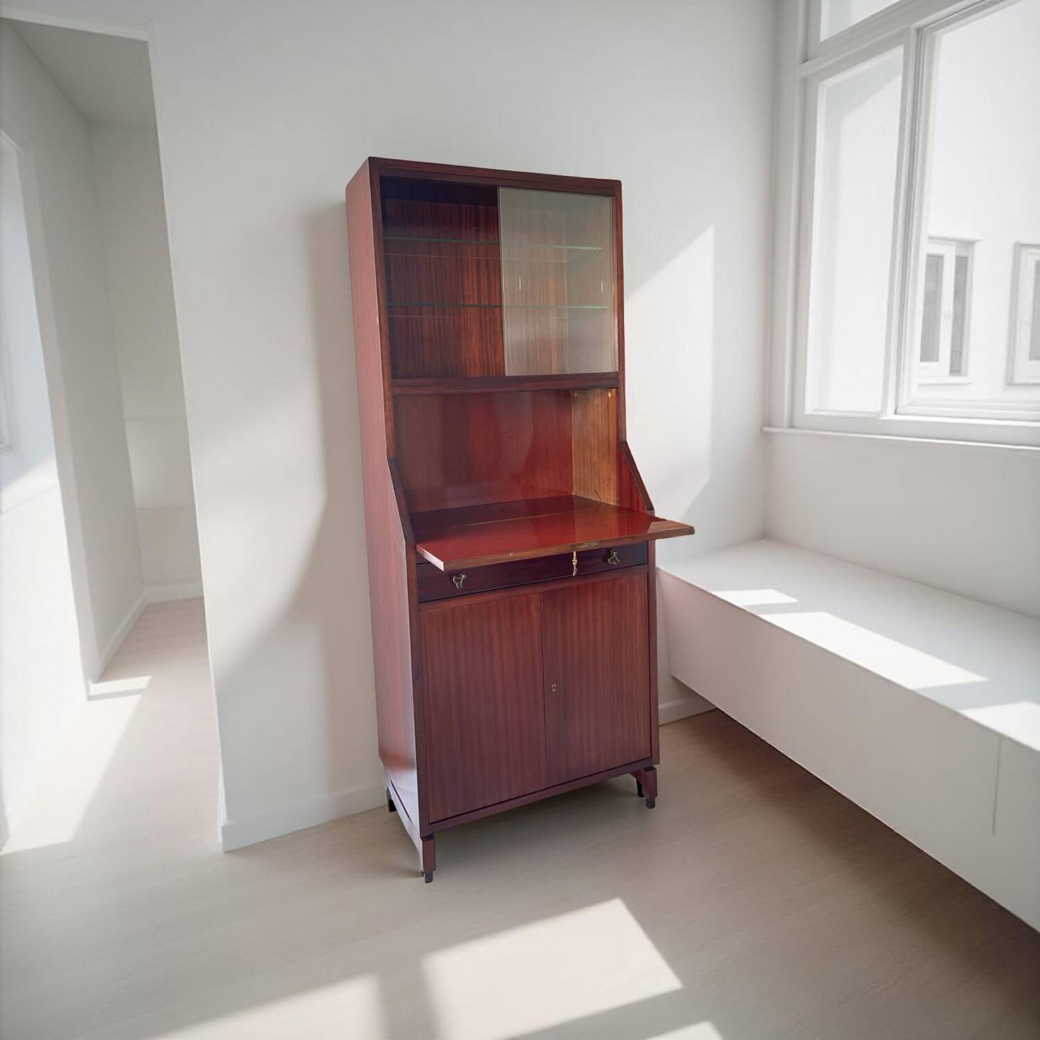 Buffet/crédence italienne en bois et acajou plaqué, années 1960.