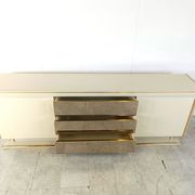Buffet vintage en laiton et laque, années 1970