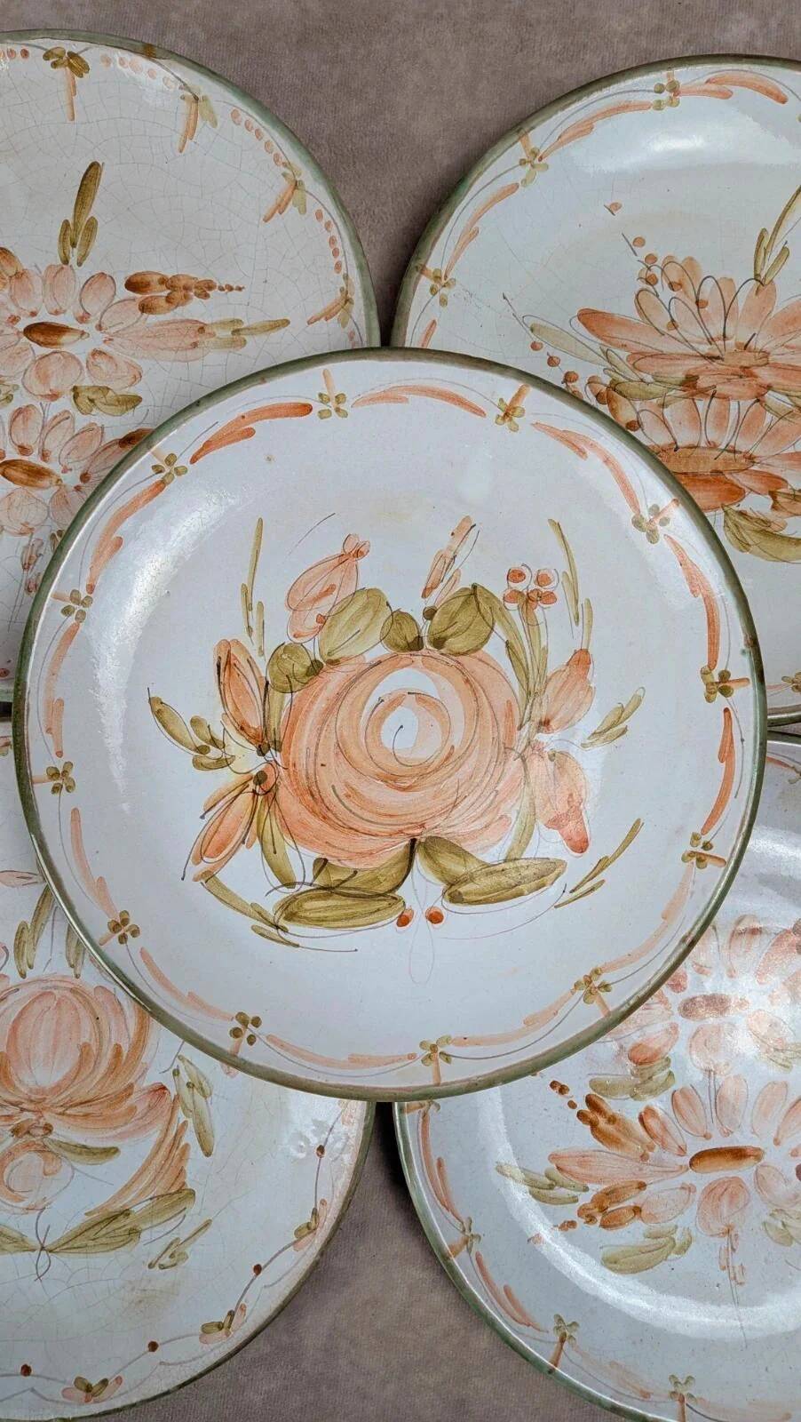 Set of 6 handmade flat plates signed by Maïté – hand-painted designs