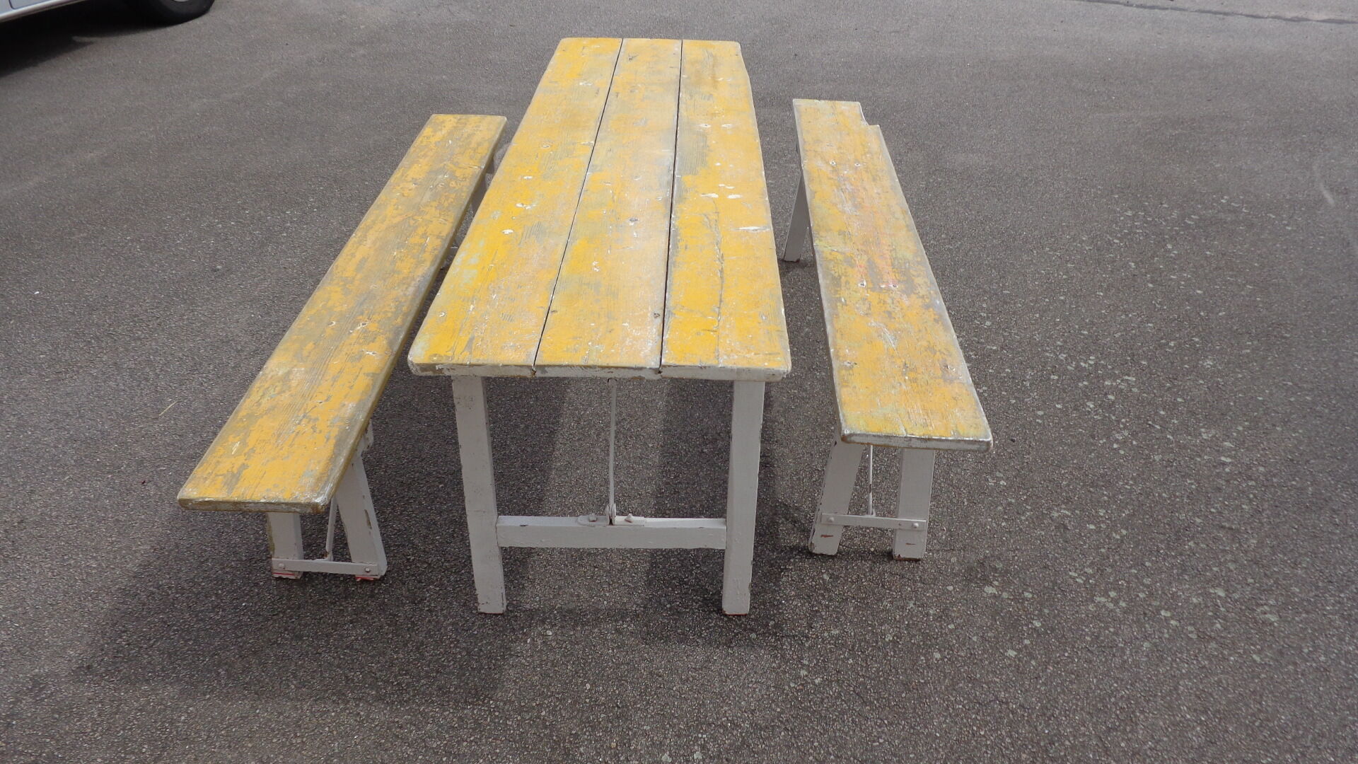 Ensemble table pliante et bancs de guinguette