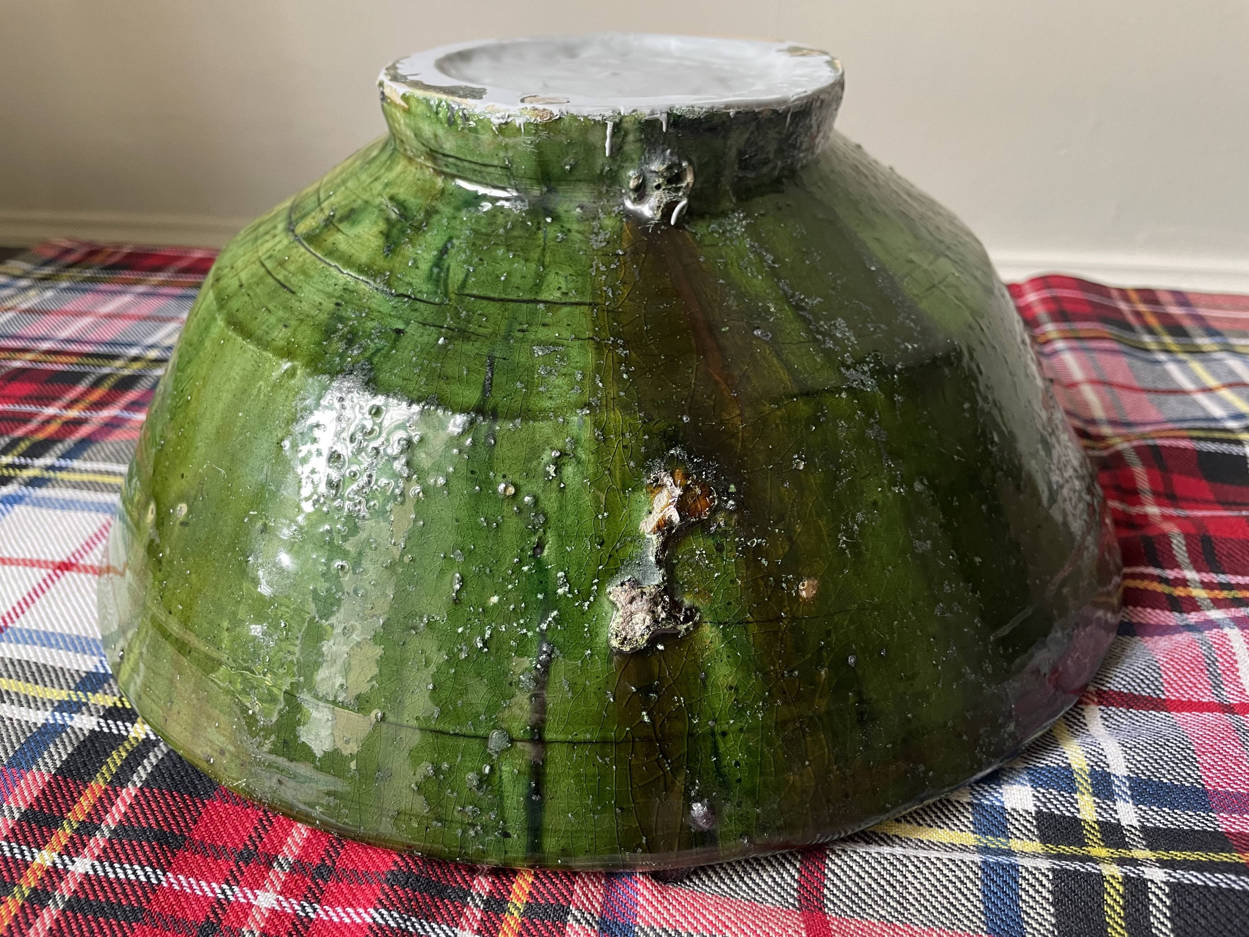 Emerald green Tamegroute salad bowl D28