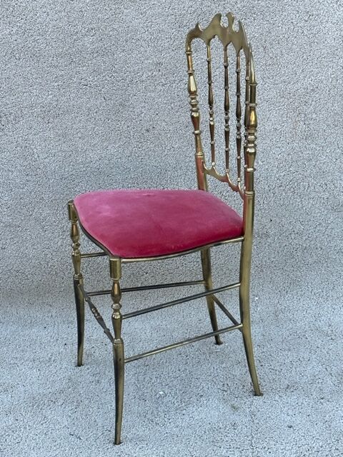 Chiavari chair in gilded brass