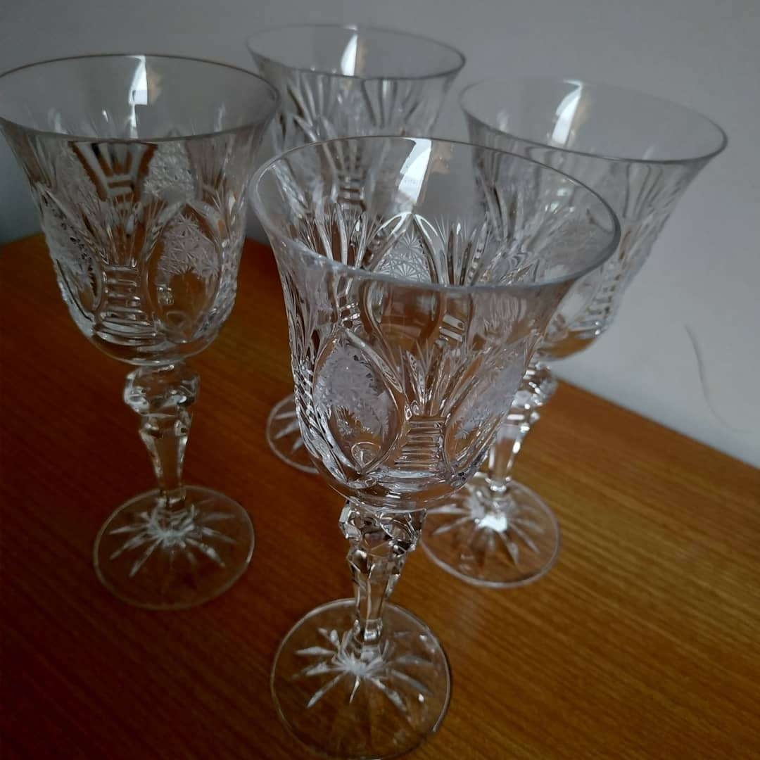 Lot of 4 small cut crystal walking glasses