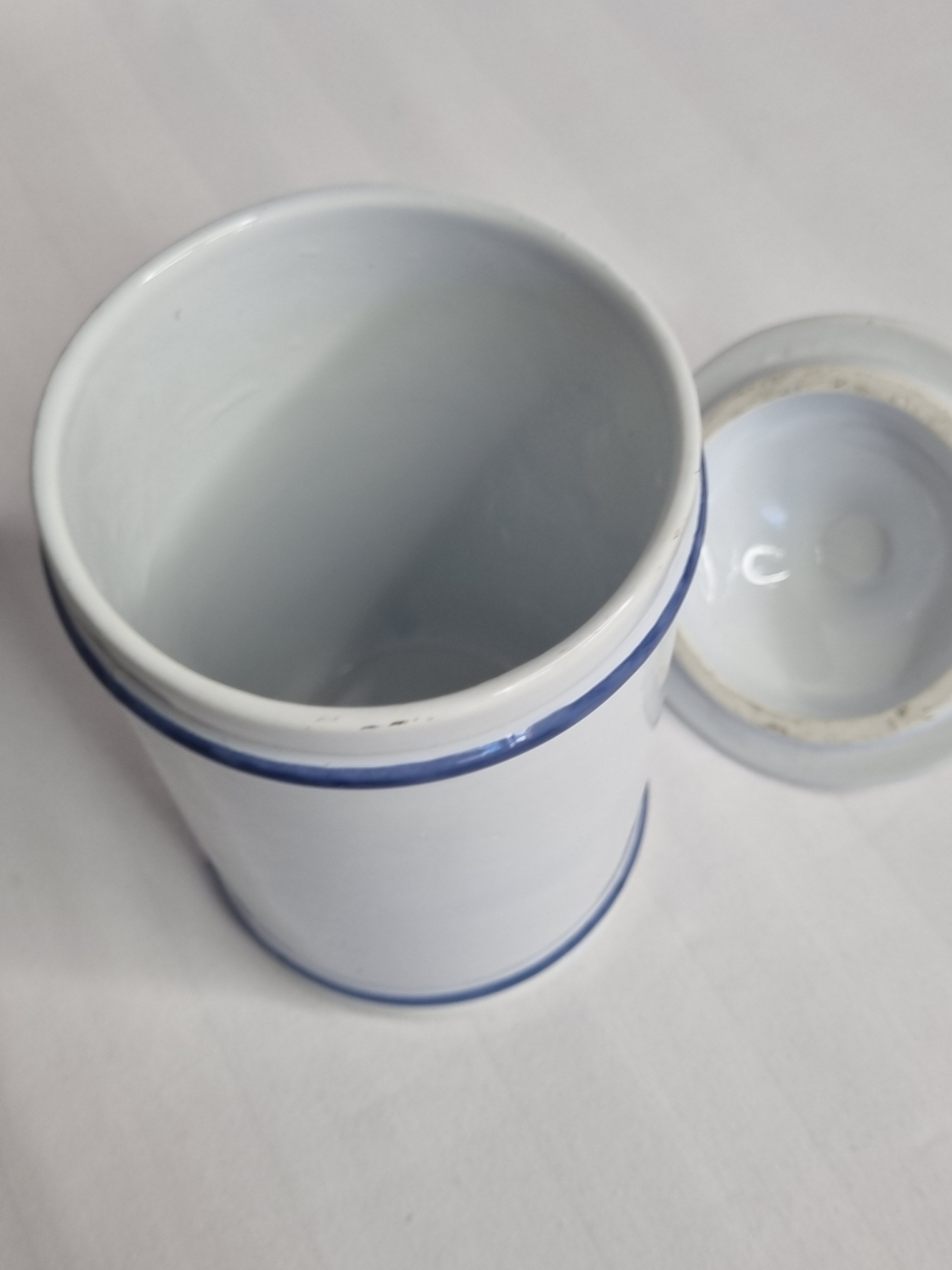 Pharmacy pot in earthenware from Longchamp Digitalis