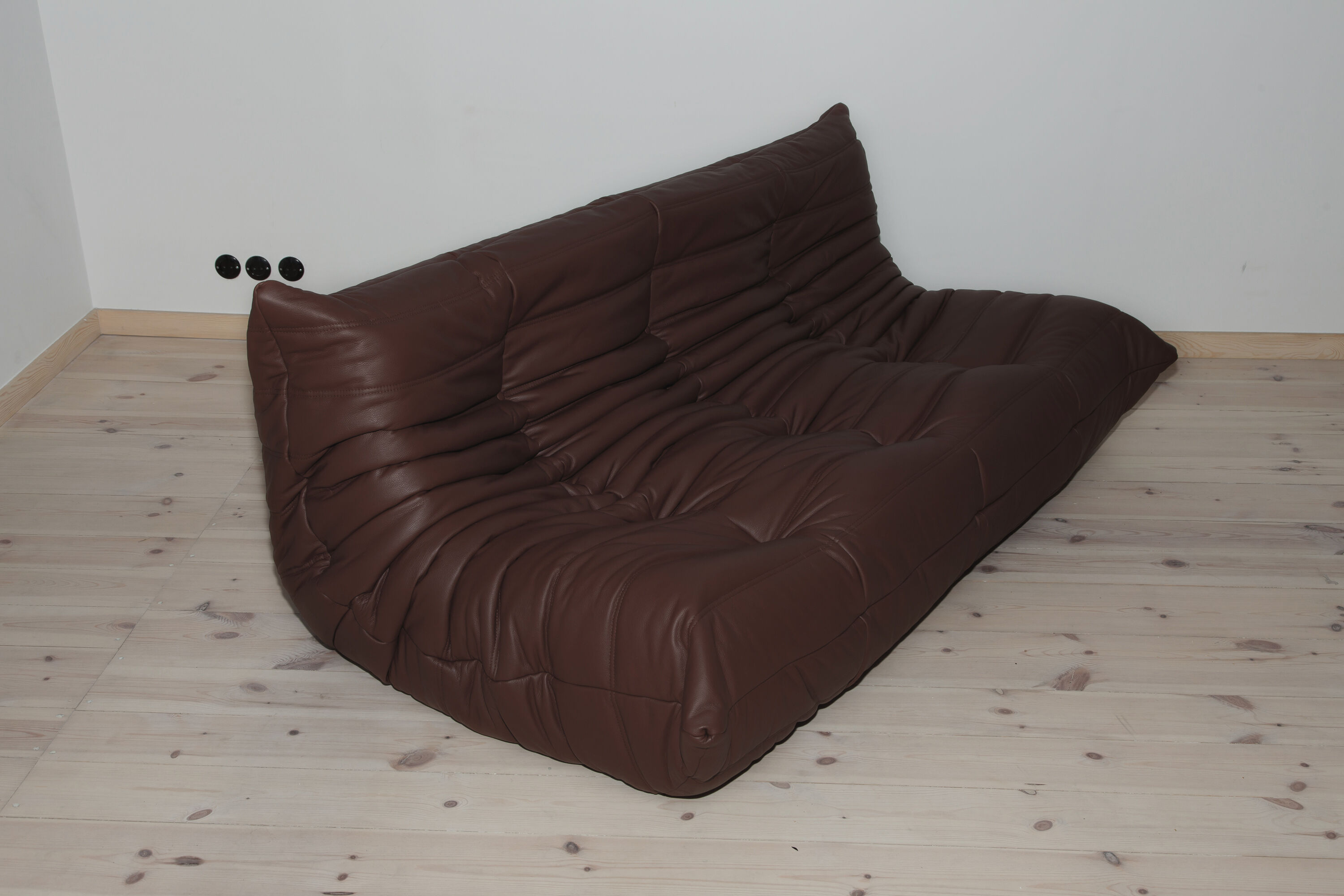 Togo ottoman, armchair and sofa designed by Michel Ducaroy 1973