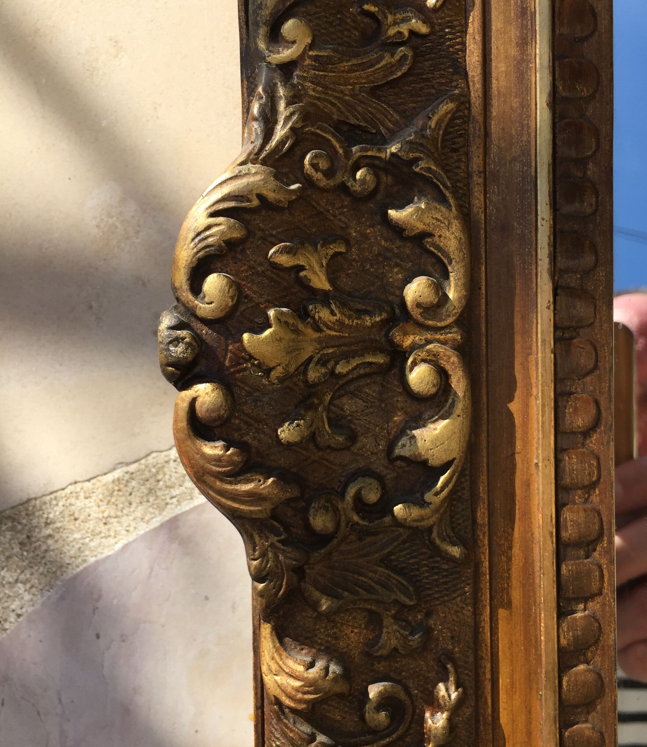 Mirror in gilded wood 107 x 94 cm