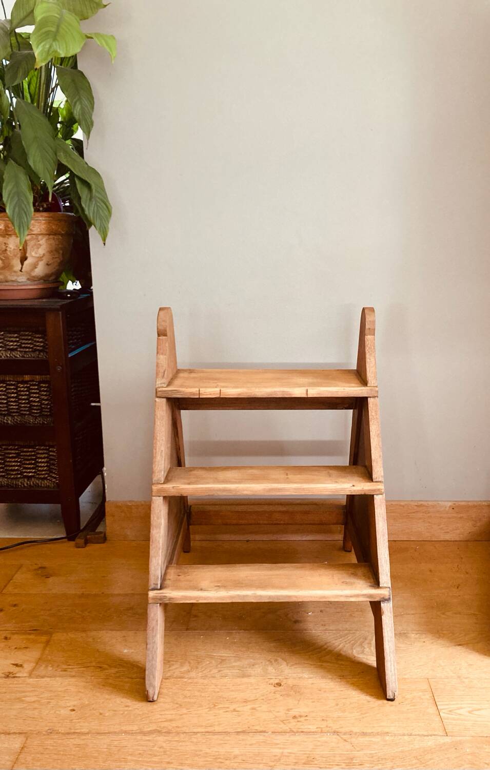 Closed staircase from the mid-20th century, mortise joints