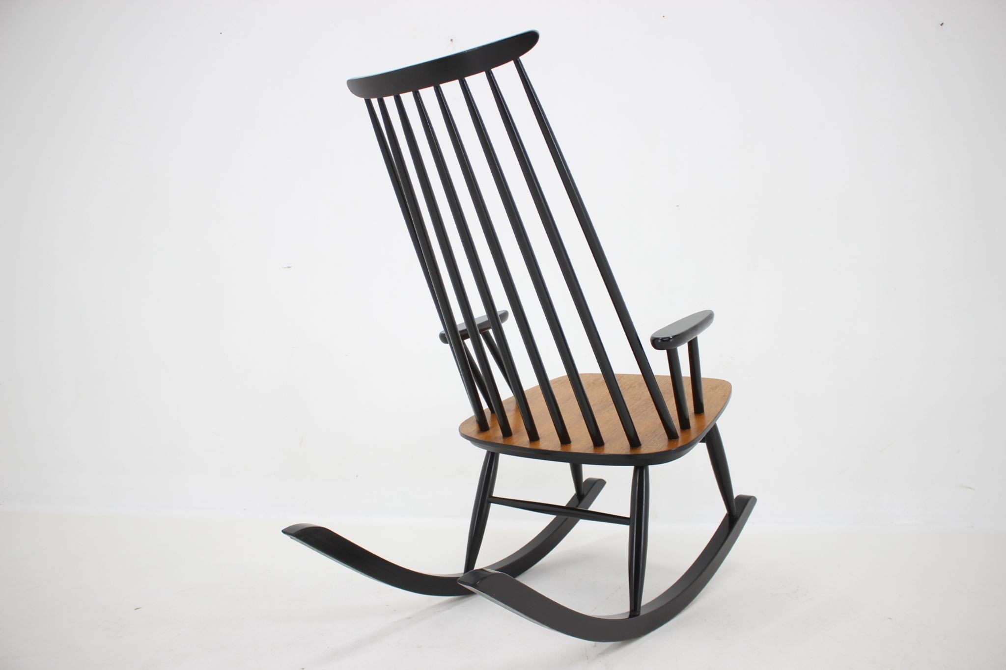 1960s Varjosen Puunjalostus Beech Rocking Chair, Finland