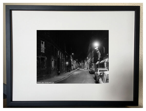 Photographie vintage Paris en 1965, rue de Grenelle