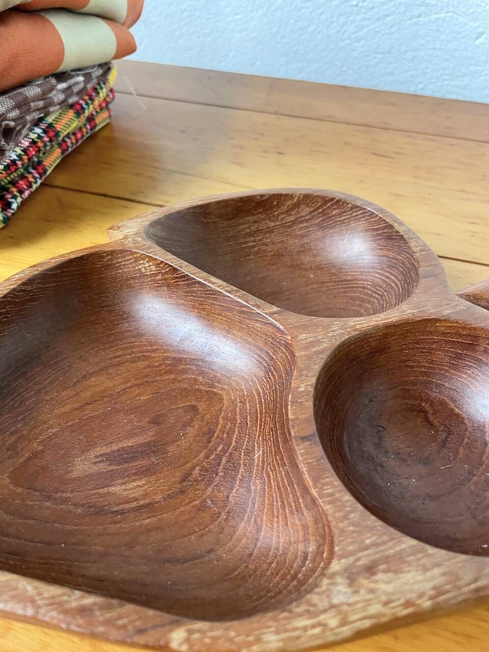 Wooden aperitif dish or teak pocket emptier