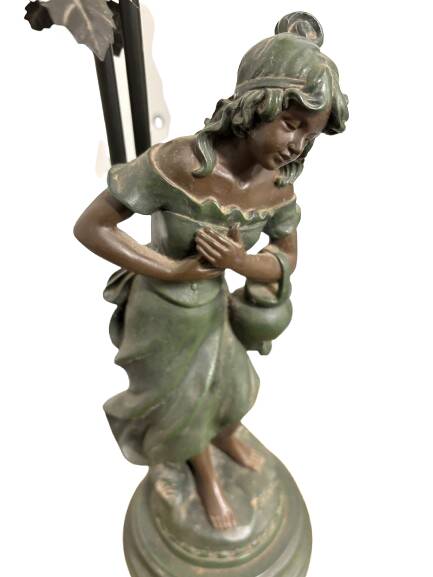 Table lamp in cast iron