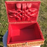 Vintage wicker and "scoubidou" box