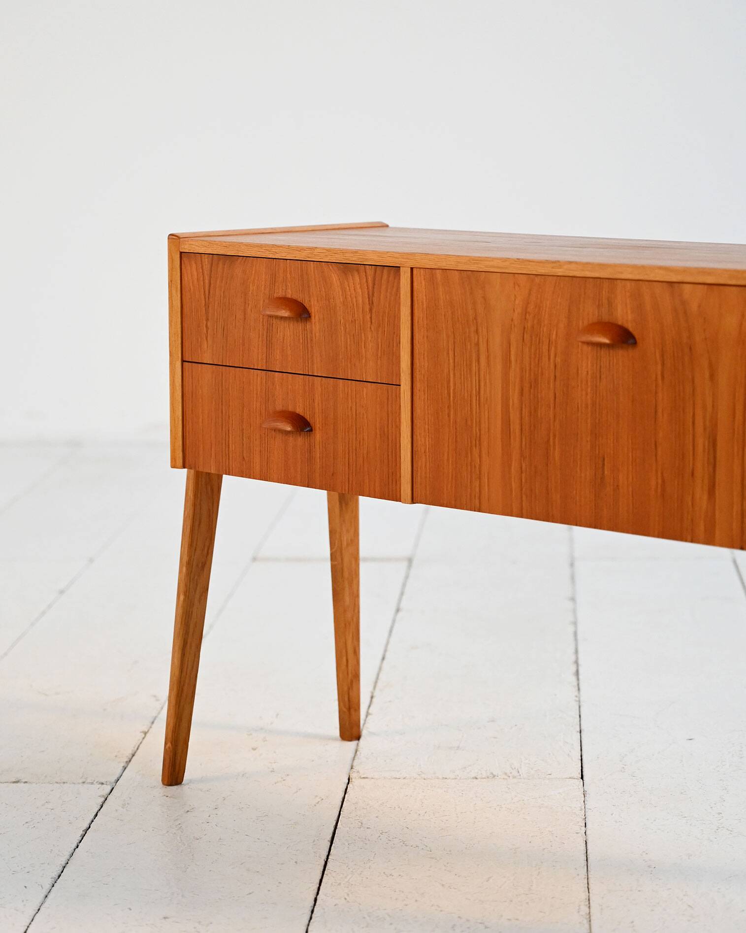 Cabinet de hall en teck scandinave, années 1960