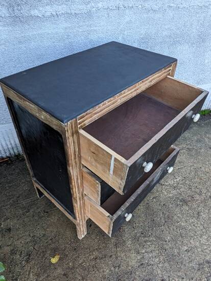 Art deco chest of drawers