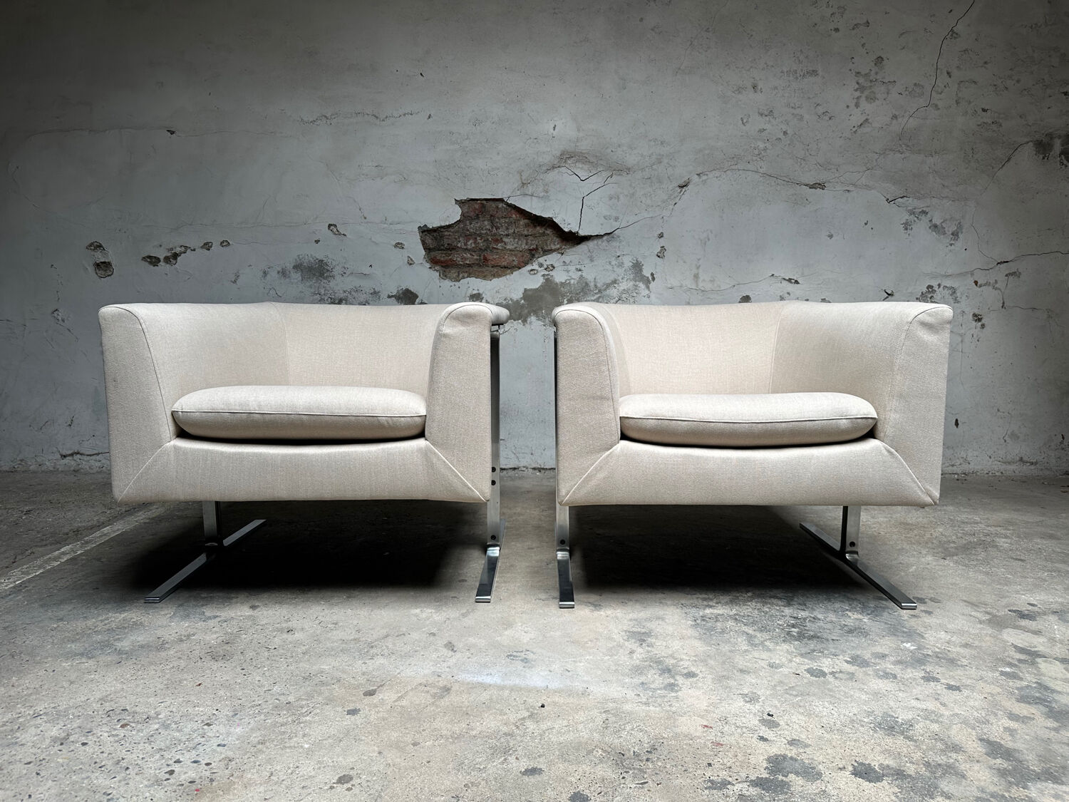 Set of two Artifort lounge chairs by Geoffrey Harcourt