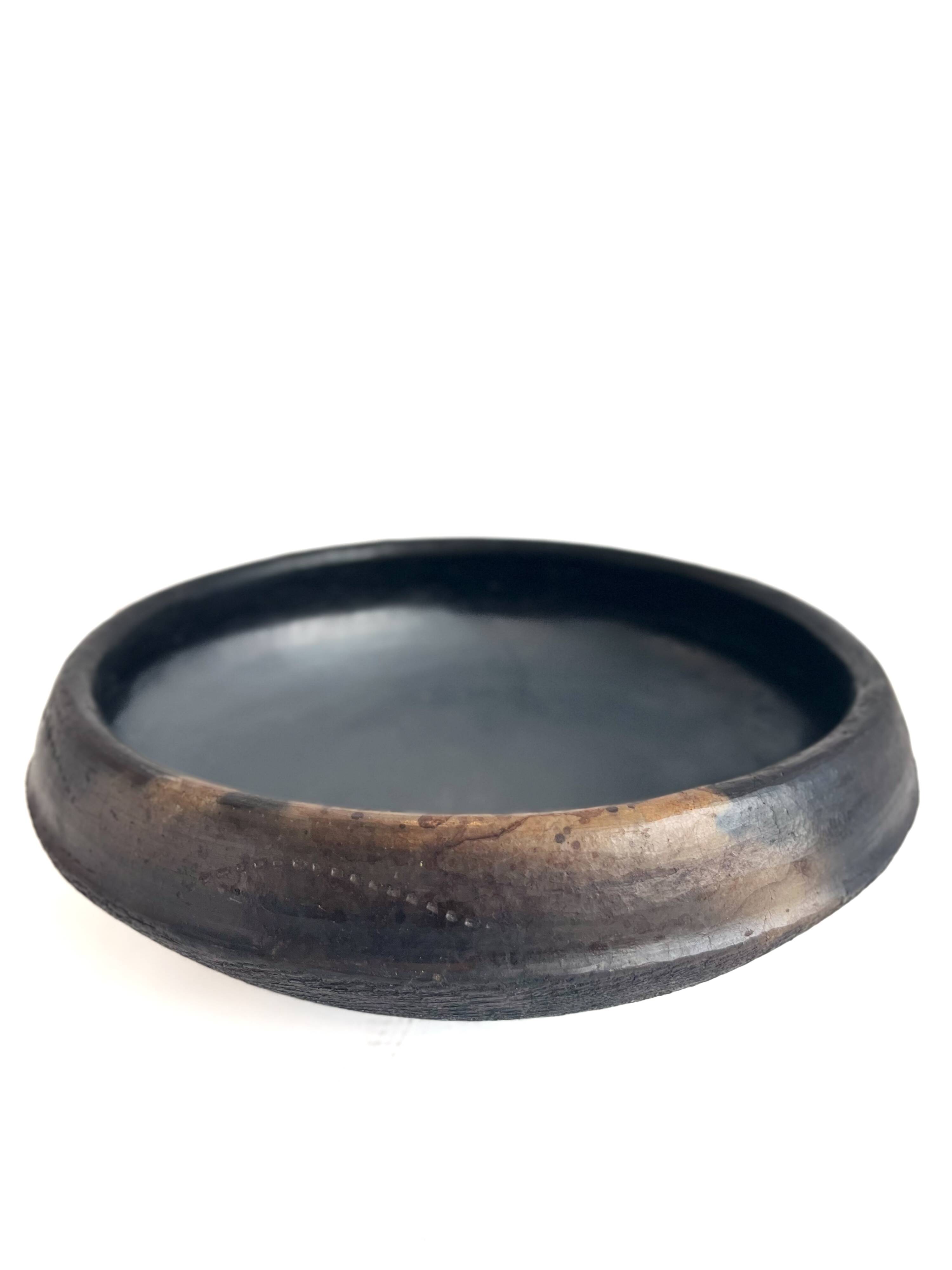 Plat Abron "Kânâh" in smoked terracotta | Ø 31cm diameter