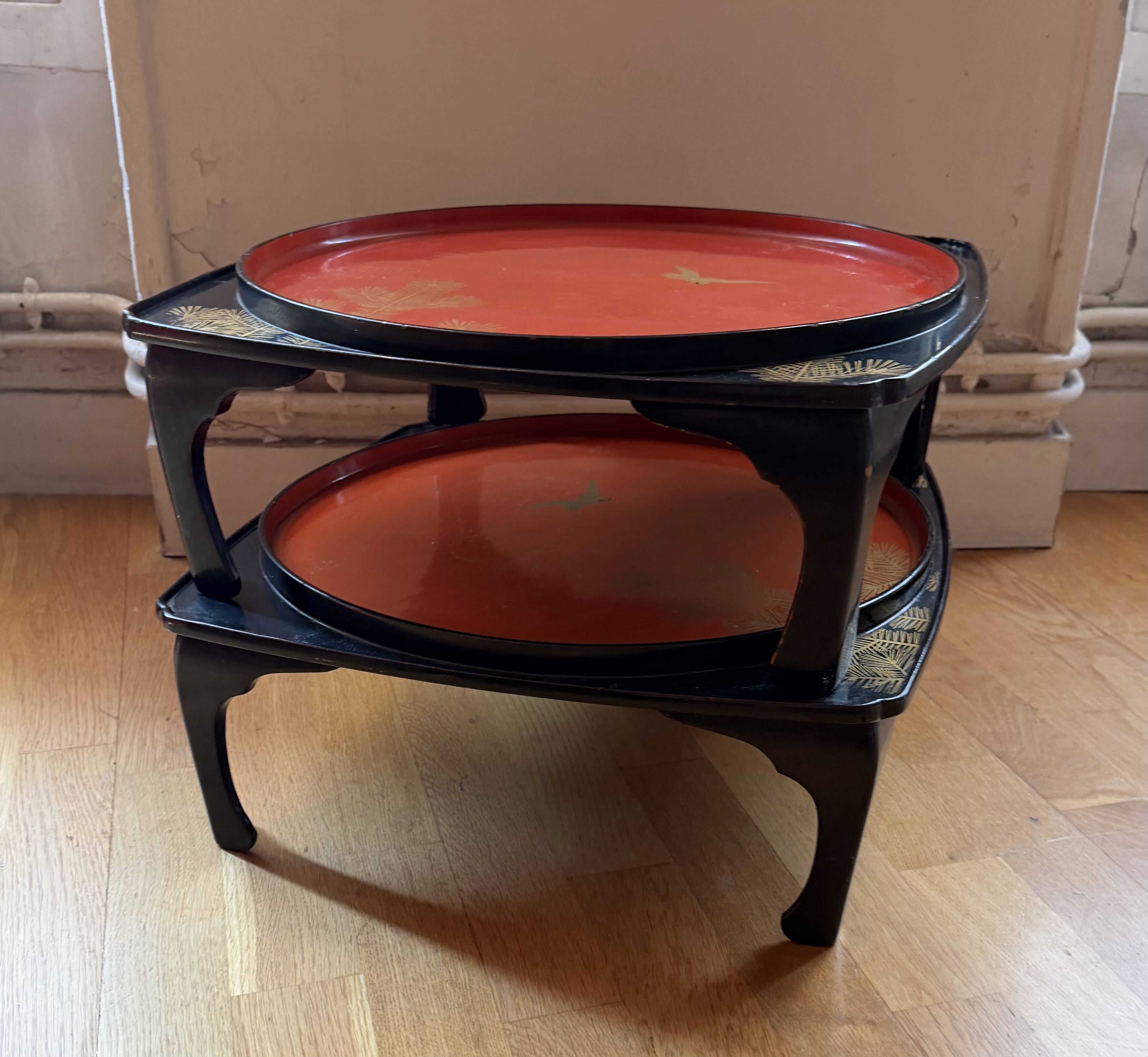 pair of Japanese lacquer trays "Ozen" 19th century/Meiji