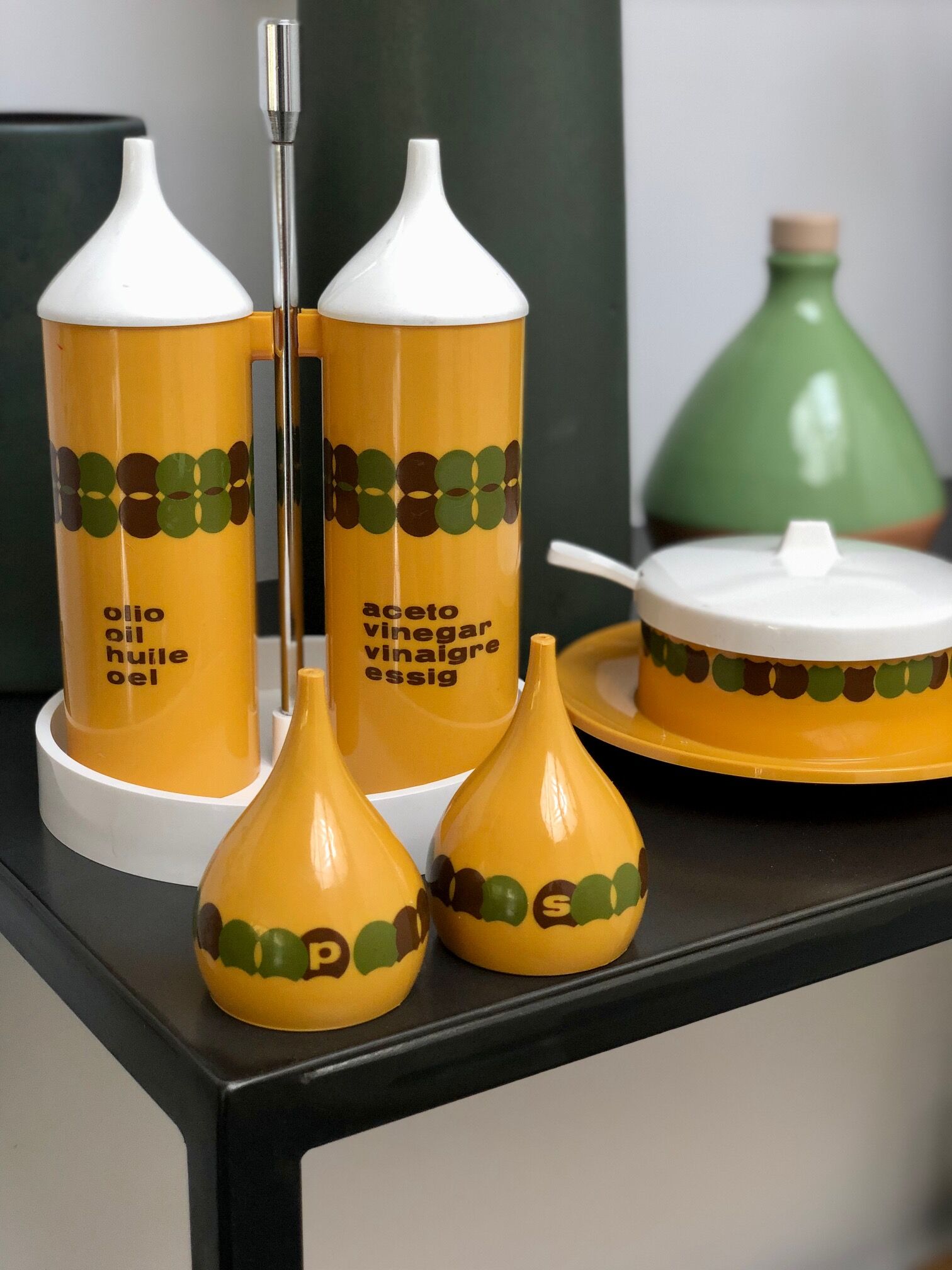 Guzzini condiment service