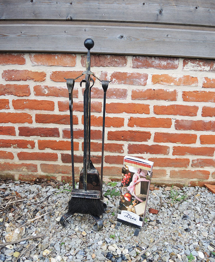 Former chimney servant 4 accessories & match holder
